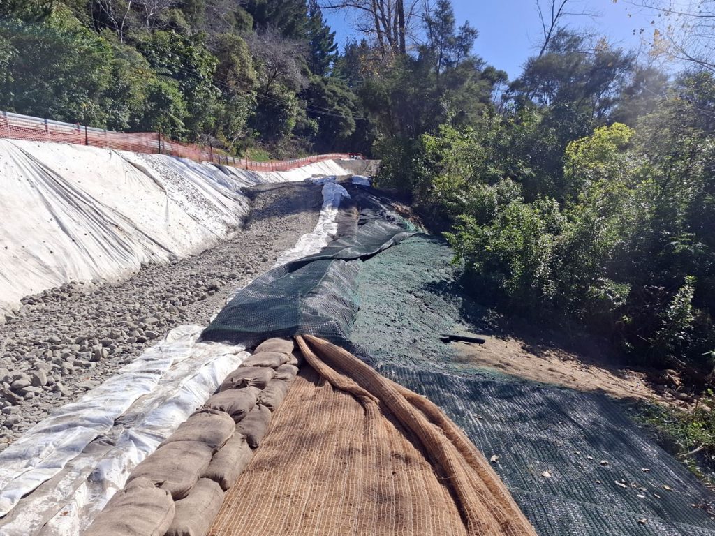 road-hydroseeding-gisborne2